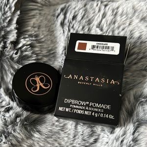 Anastasia Beverly Hills Dipbrow Pomade in ‘Chocolate’